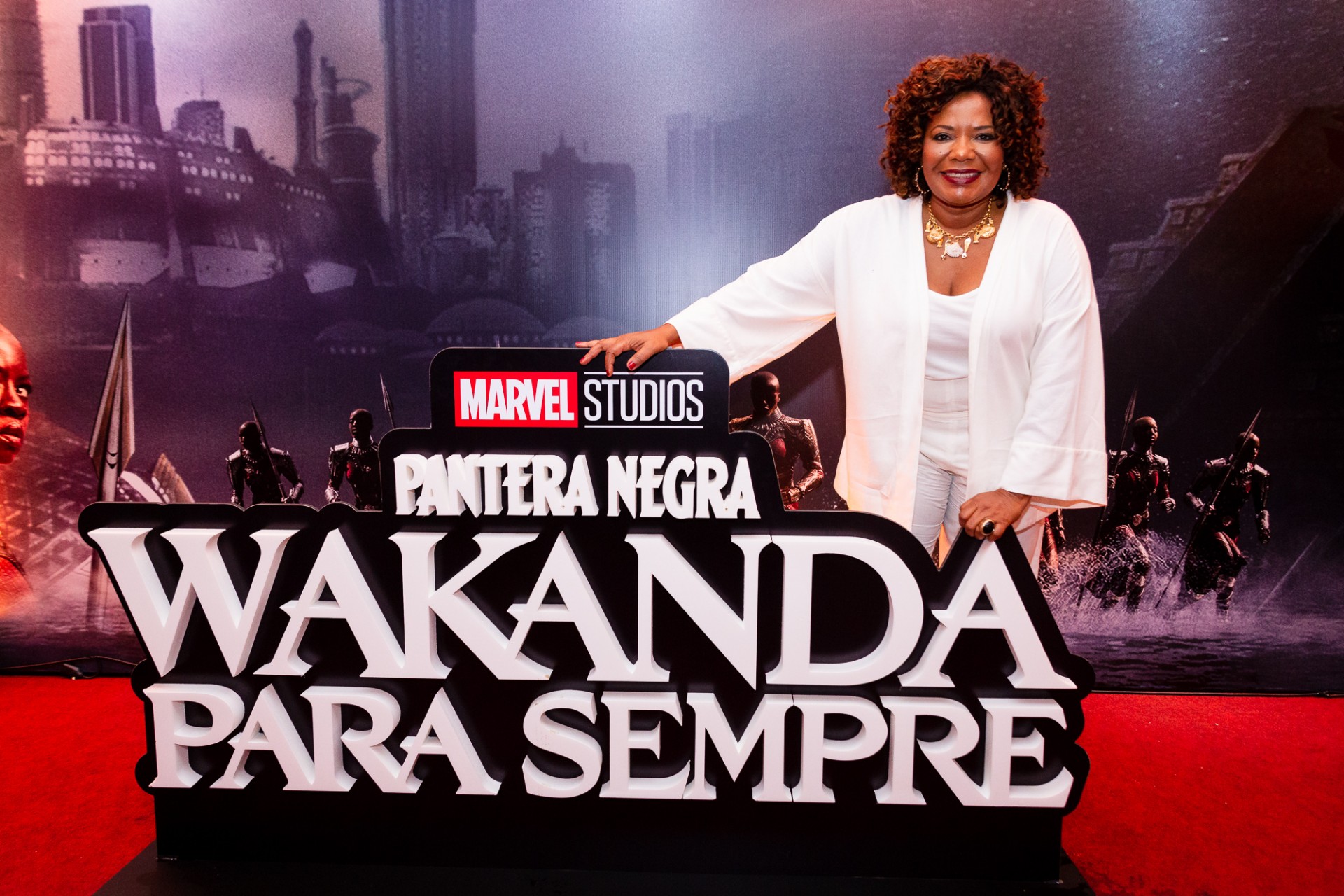 Personalidades baianas marcam presença em pré-estreia de Pantera Negra: Wakanda para Sempre