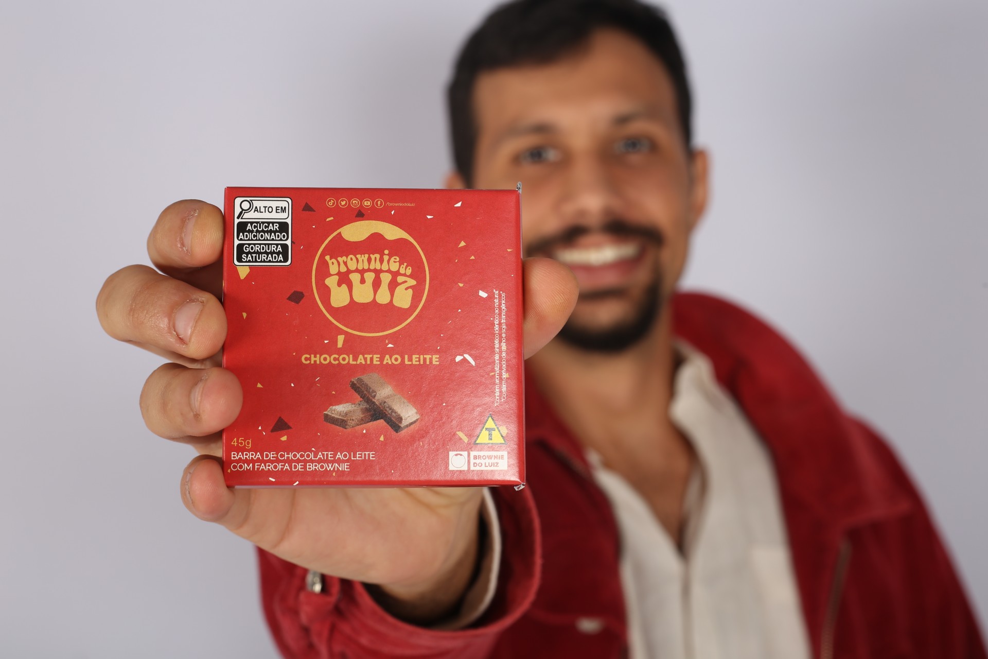 Brownie do Luiz amplia seu universo chocolatudo com o lançamento de barra de chocolate