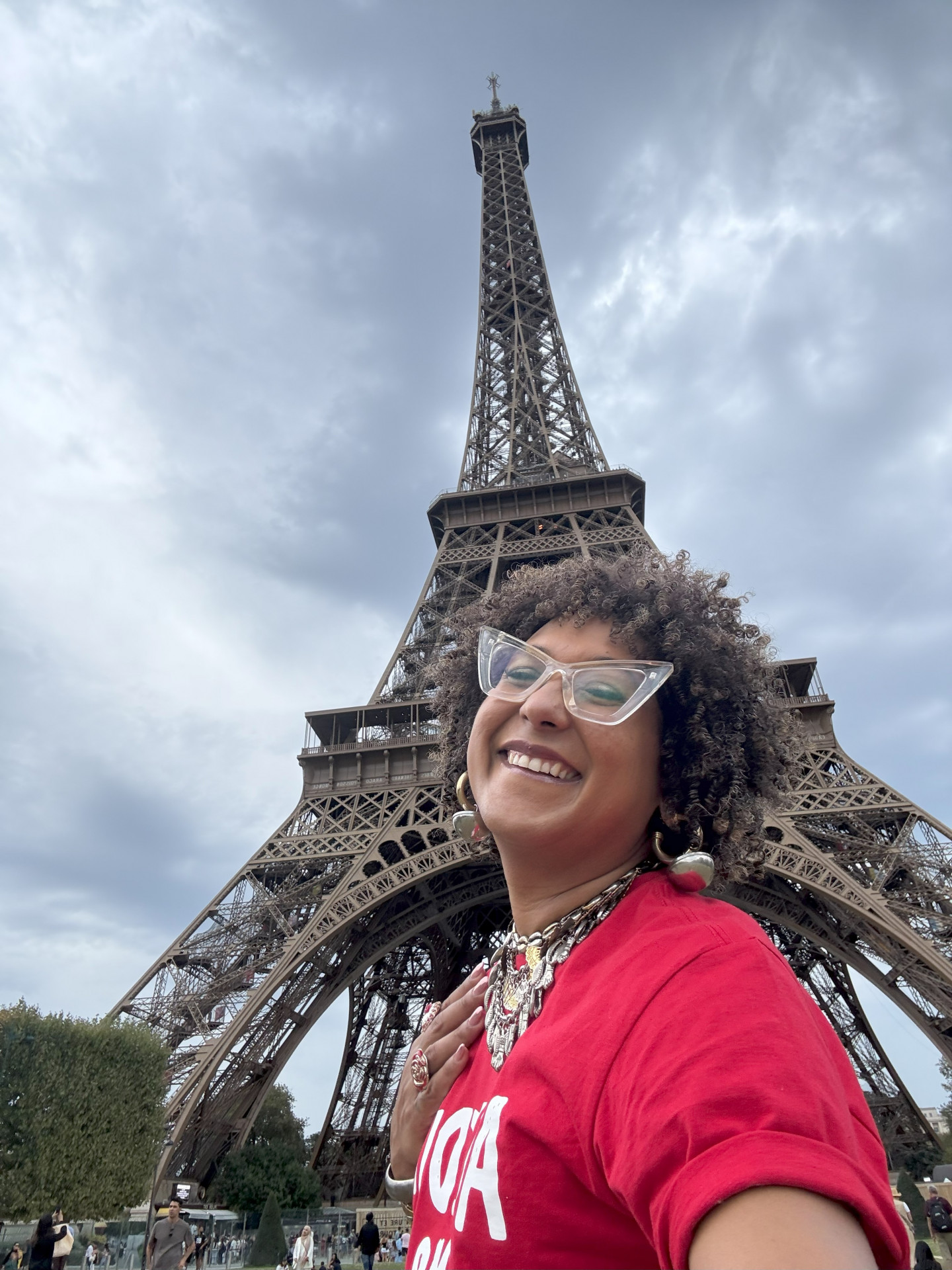 Isa Silva apresenta coleção em Paris pela primeira vez