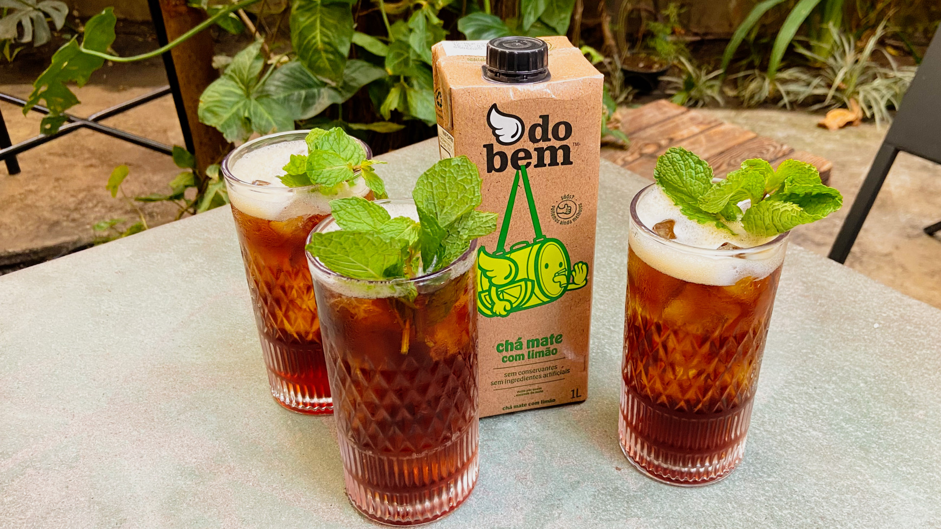 do bem™ e chef Rodrigo Freire brindam à brasilidade com criação de mocktail exclusivo